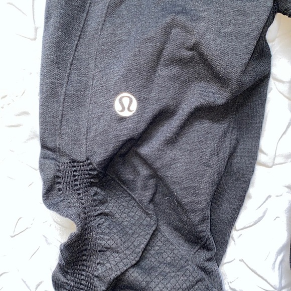 Lululemon In the Flow Ruched Crop leggings - Picture 2 of 5